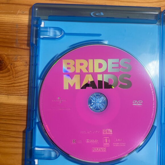 Bridesmaids (Blu-ray/DVD, 2011, 2-Disc Set Unrated/Rated) W/Slipcover Very Good - Picture 3 of 4